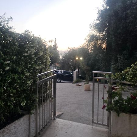 Langust - Free Parking Apartment Sveti Stefan Room photo